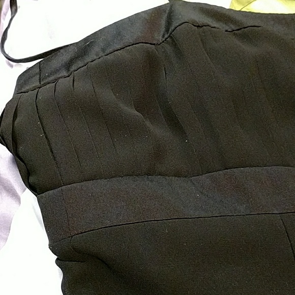 The little Black 👗 Dress - Picture 3 of 5